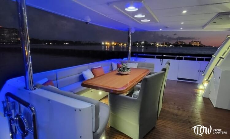 galeria_site_0b157e_170_barco_johnson_103'_motoryacht_-_32_mts_2010 (1)