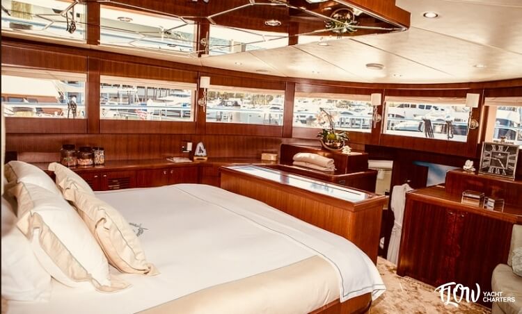 galeria_site_4db03e_170_barco_johnson_203_motor_yachts_-_32_mts_2010 (1)