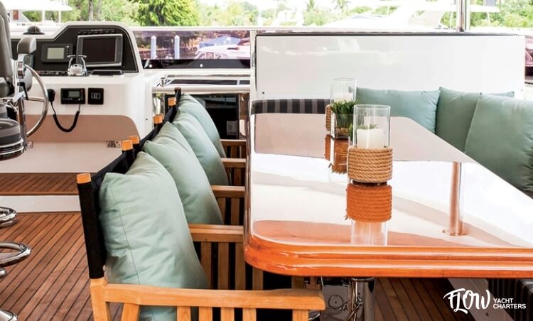 galeria_site_5ccf37_170_barco_johnson_203_motor_yachts_-_32_mts_2010 (1)