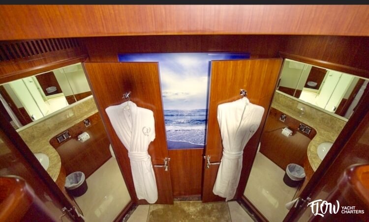 galeria_site_5efce8_170_barco_johnson_203_motor_yachts_-_32_mts_2010 (1)