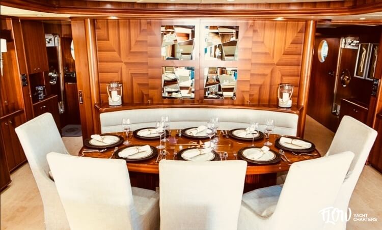galeria_site_7982df_170_barco_johnson_203_motor_yachts_-_32_mts_2010 (1)