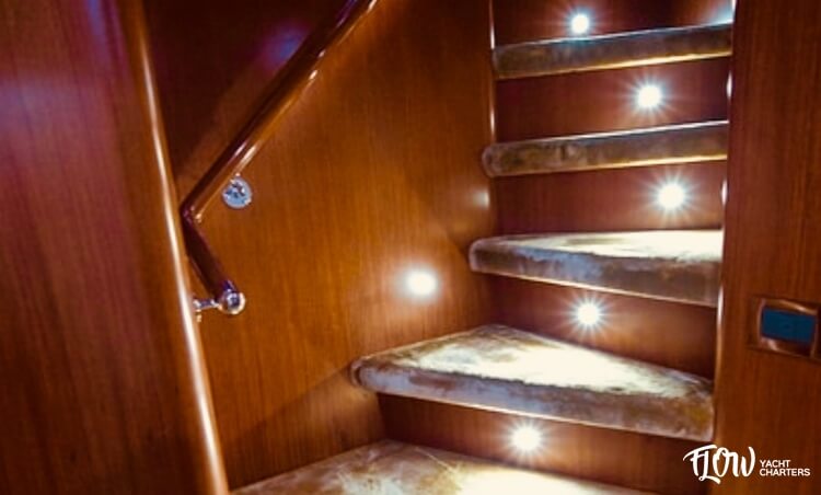 galeria_site_baa4ea_170_barco_johnson_203_motor_yachts_-_32_mts_2010 (1)