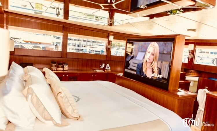 galeria_site_dc6ced_170_barco_johnson_203_motor_yachts_-_32_mts_2010 (1)