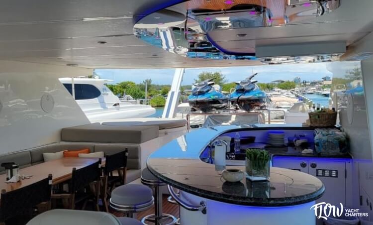galeria_site_eeba08_170_barco_johnson_103'_motoryacht_-_32_mts_2010 (1)