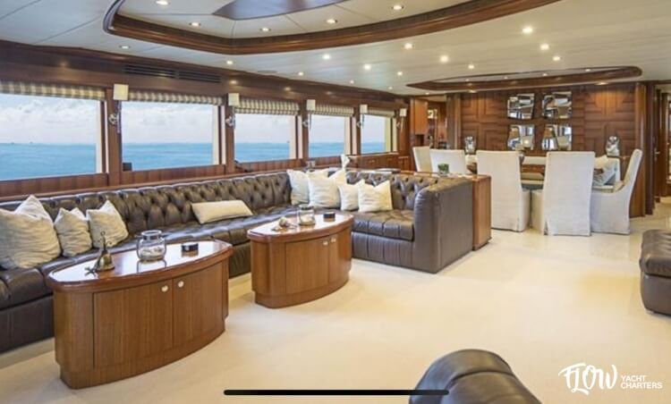 galeria_site_f8684a_170_barco_johnson_103'_motoryacht_-_32_mts_2010 (1)